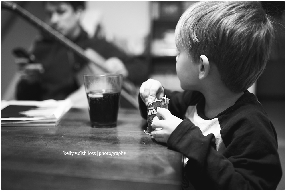 boy eating like-a-maid