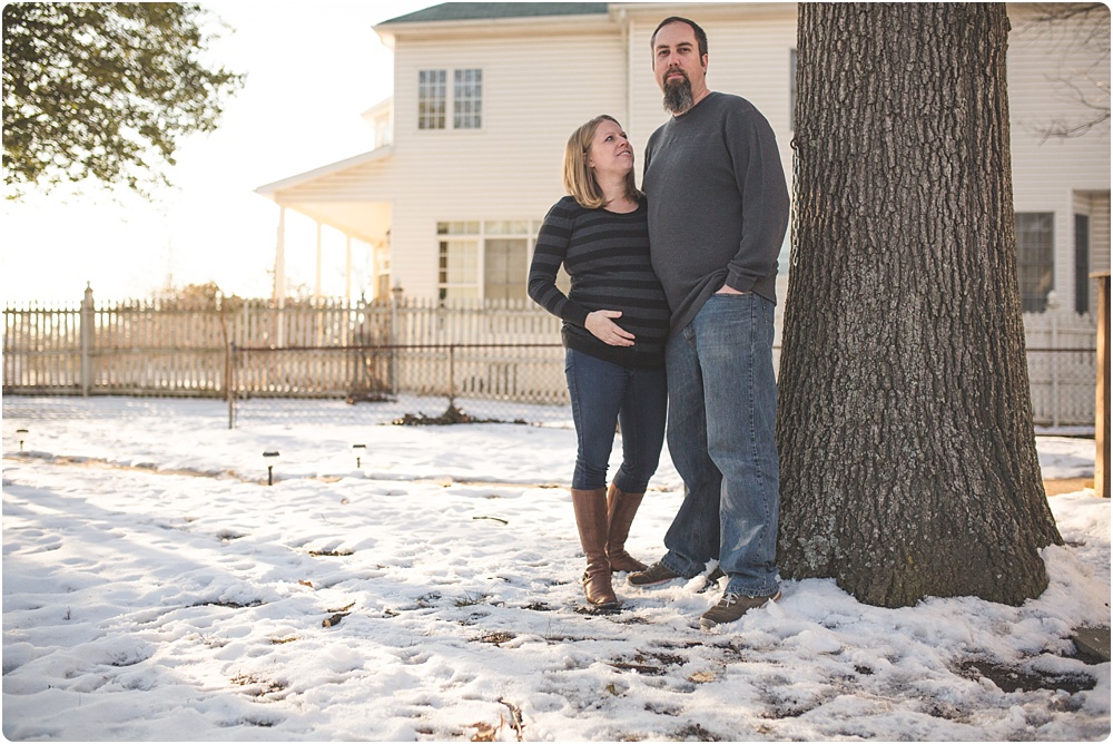 pregnant couple